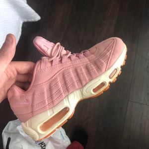 Nike Airmax 95 pink suede